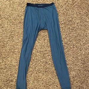 Patagonia capilene Men's blue base layer
Made in the USA